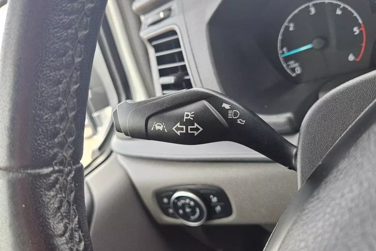 Ford Transit-Custom L2H1 79999zł NETTO Brygadówka 6 osób 2.0TdCi/131KM zdjęcie 21