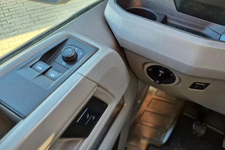 Volkswagen Crafter L3H2 79900zł NETTO 2.0TDi/140KM zdjęcie 18