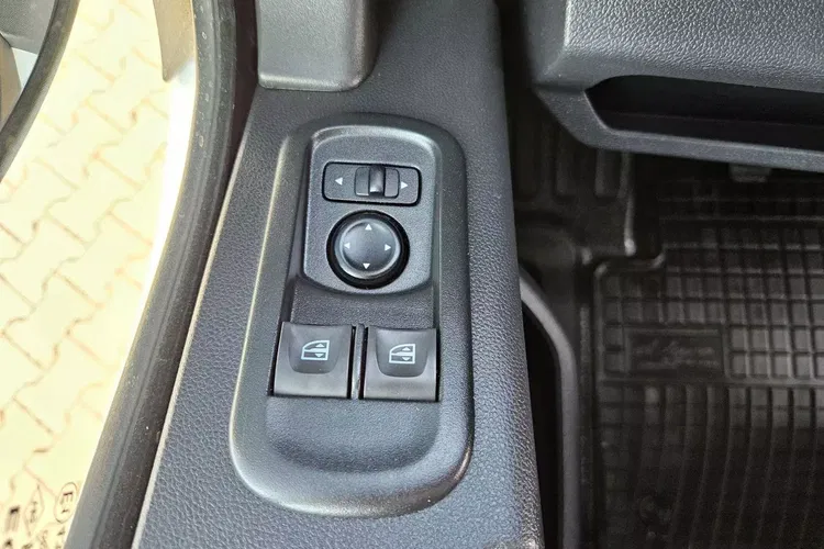 Renault Master L3H2 99999zł NETTO 2.3 dCi/136KM zdjęcie 18