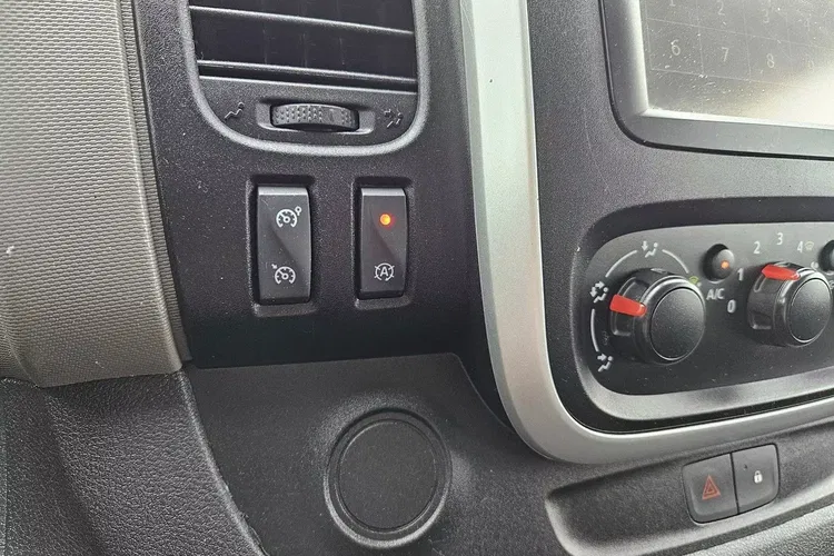 Renault Trafic Long 69900zł NETTO Brygadówka 6 osób 1.6 dCi/125KM zdjęcie 27