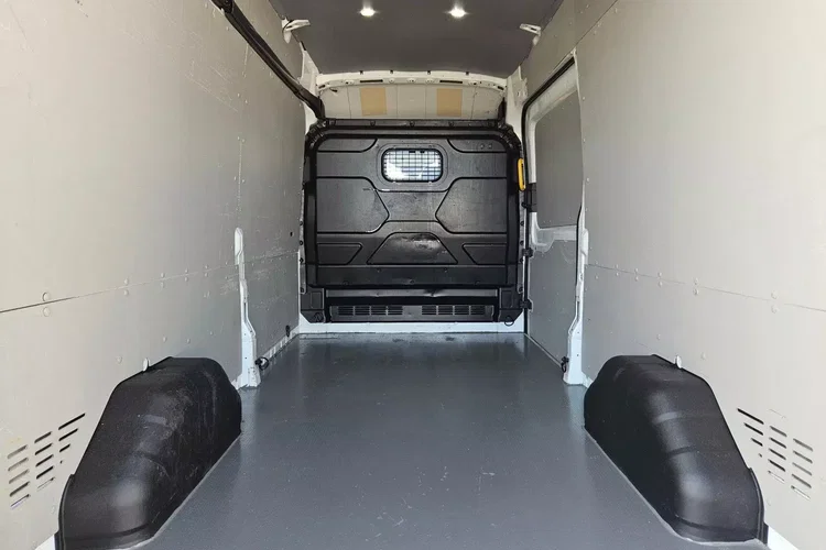 Ford transit L3H3 54999zł NETTO 2.0TdCi/170KM zdjęcie 15