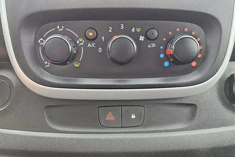 Renault Trafic L2H2 54999zł NETTO 1.6dCi/125KM zdjęcie 23