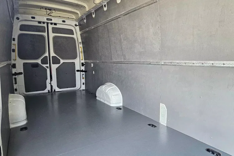 Volkswagen Crafter L4H3 99999zł NETTO 2.0TDI/140KM zdjęcie 18