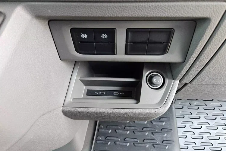 Volkswagen Crafter L4H3 99999zł NETTO 2.0TDI/140KM zdjęcie 28