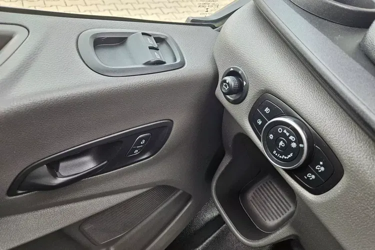 Ford transit Skrzynia 64900zł NETTO 2.0TdCi/170KM zdjęcie 15