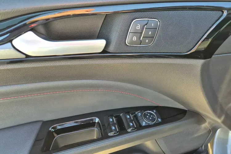 Ford mondeo zdjęcie 16