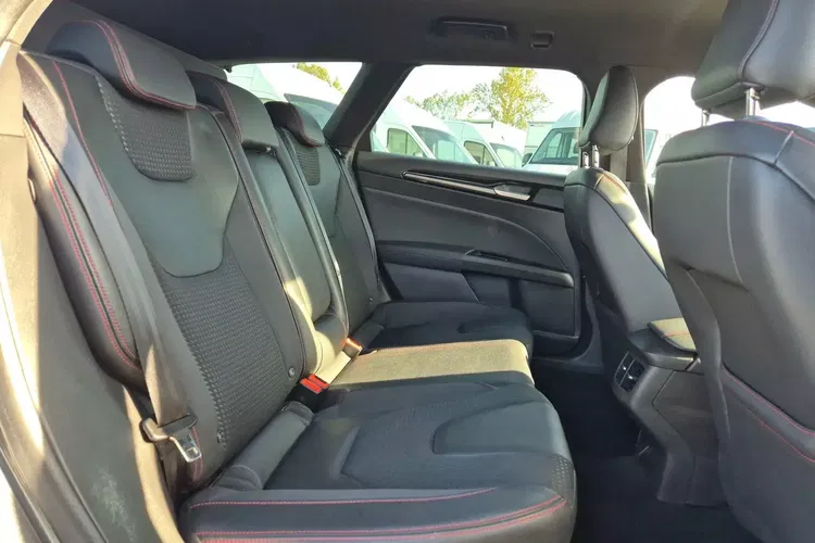 Ford mondeo zdjęcie 31