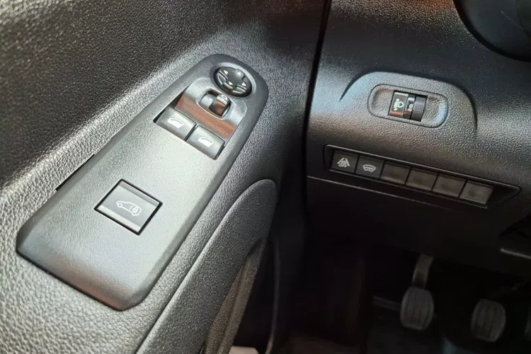 Citroen Berlingo Long 49999zł NETTO 1, 5HDi/102KM zdjęcie 19