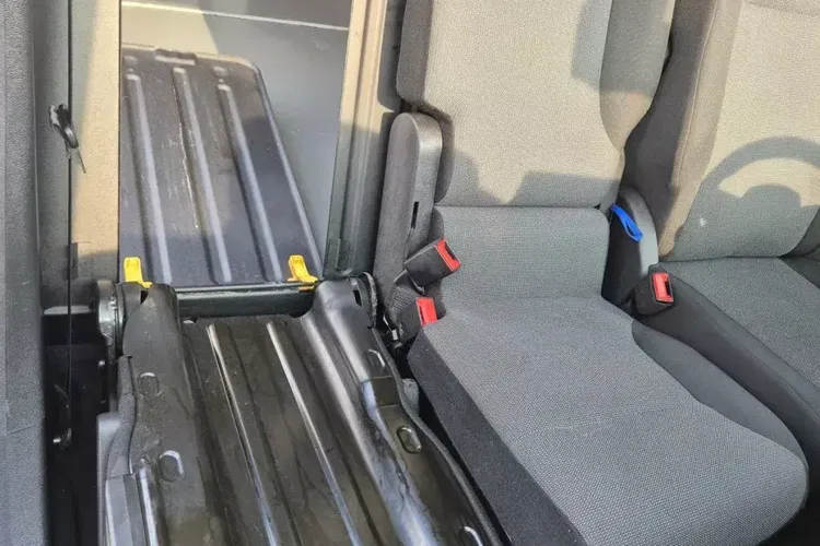 Citroen Berlingo Long 49999zł NETTO 1, 5HDi/102KM zdjęcie 31