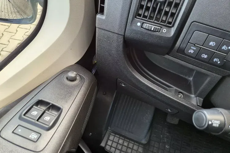 Peugeot boxer L4H2 87999zł NETTO Brygadówka 5 osób 2.2HDi/165KM zdjęcie 19