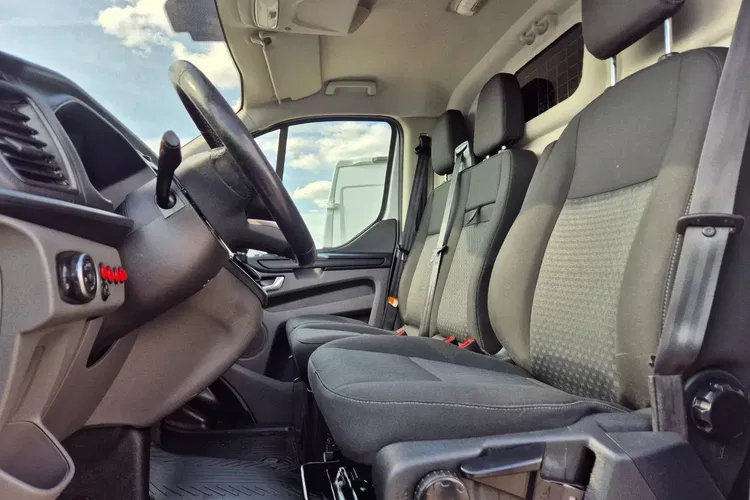 Ford transit-custom Long 52999zł NETTO AUTOMAT 2.0 TdCi/131KM zdjęcie 15