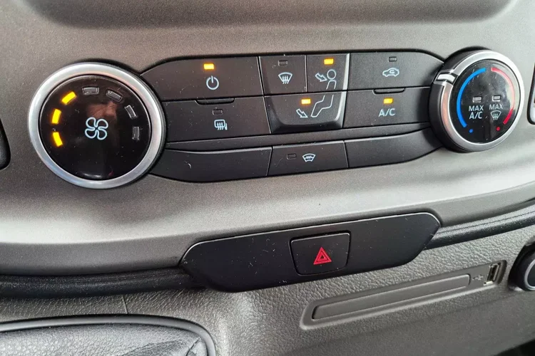 Ford transit-custom L2H2 69900zł NETTO 2.0TdCi/170KM zdjęcie 26