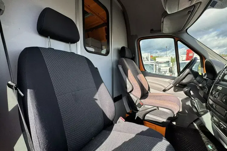 Mercedes Sprinter zdjęcie 19