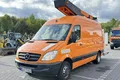 samochód dostawczy Mercedes zdjęcie 2