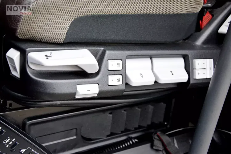 Renault T 520 | NAJBOGATSZA OPCJA | KLIMA POSTOJOWA | 2 ZBIORNIKI | XENONY | MIĘDZYOSIE zdjęcie 24