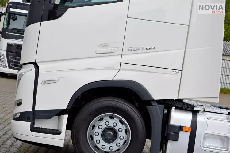 Volvo FH 500 1 TURBO | GLOB XL | KLIMA POSTOJOWA | KAMERY | NAVI | SKÓRY zdjęcie 16