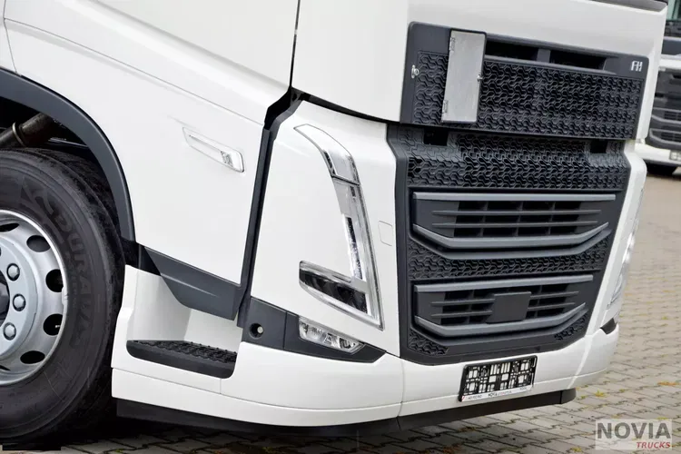 Volvo FH 500 1 TURBO | GLOB XL | KLIMA POSTOJOWA | KAMERY | NAVI | SKÓRY zdjęcie 19