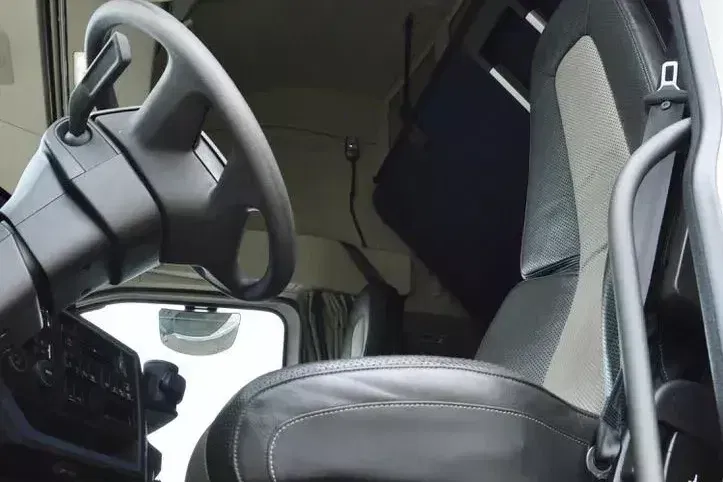 Volvo FH 500 1 TURBO | GLOB XL | KLIMA POSTOJOWA | KAMERY | NAVI | SKÓRY zdjęcie 23