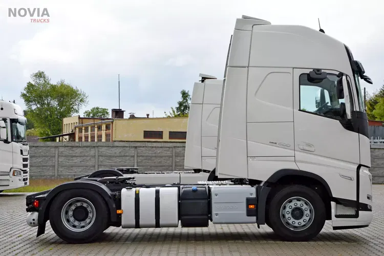 Volvo FH 500 1 TURBO | GLOB XL | KLIMA POSTOJOWA | KAMERY | NAVI | SKÓRY zdjęcie 7