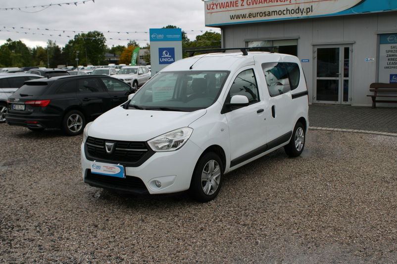 samochód osobowy Dacia zdjęcie 1