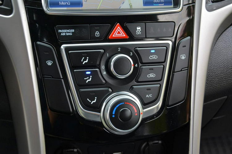 Hyundai i30 Ledy Duża Navi Kamera Parktronic Aso do końca 1-ręce zdjęcie 29