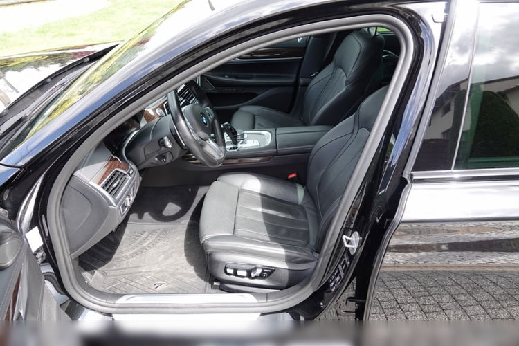 BMW 730d / xDrive / M-PAKIET / 210kW 286 KM / SALON PL / FV23% / Bezwypadkowy zdjęcie 35