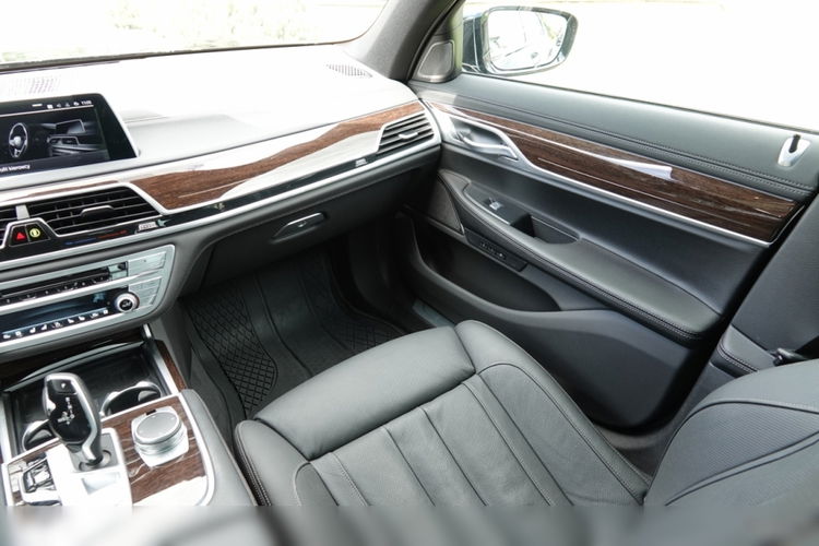BMW 730d / xDrive / M-PAKIET / 210kW 286 KM / SALON PL / FV23% / Bezwypadkowy zdjęcie 40