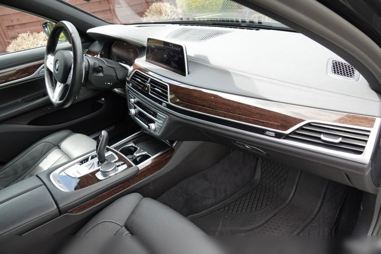 BMW 730d / xDrive / M-PAKIET / 210kW 286 KM / SALON PL / FV23% / Bezwypadkowy zdjęcie 46