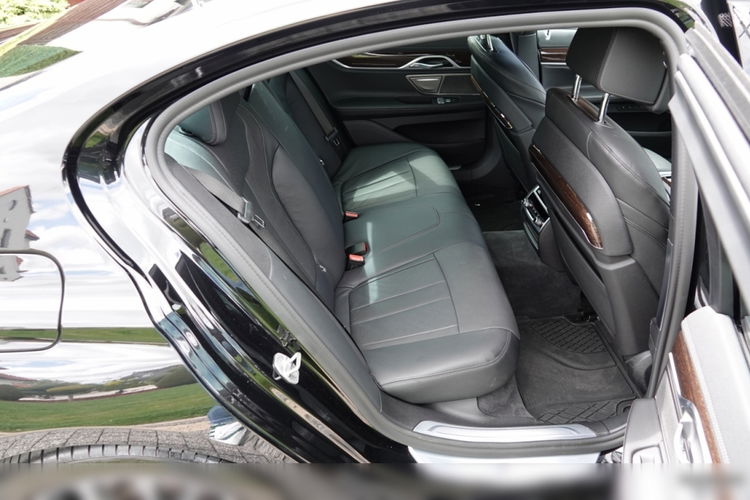 BMW 730d / xDrive / M-PAKIET / 210kW 286 KM / SALON PL / FV23% / Bezwypadkowy zdjęcie 55