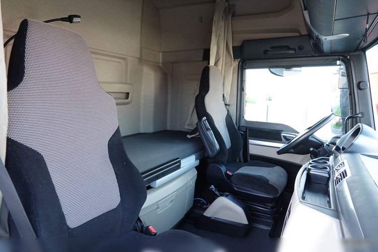 MAN TGX 33.580 / 6x4 / RETARDER / DMC: 150 TON !! / 3 osiowy ciągnik siodłowy / EURO 6 / SPROWADZONY zdjęcie 36