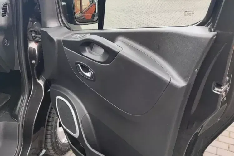 Renault trafic zdjęcie 24