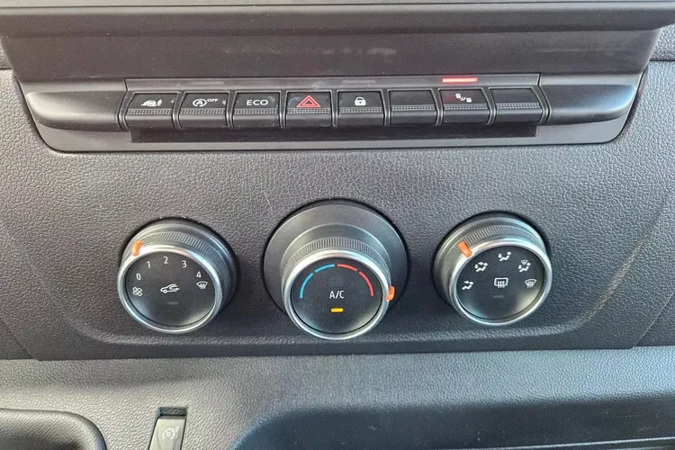 Renault Master L2H2 104999zł NETTO 2.3dCi/150KM Brygadówka 6-cio osobowa zdjęcie 31