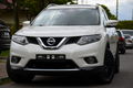 samochód osobowy Nissan zdjęcie 1