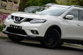 samochód osobowy Nissan zdjęcie 4
