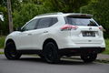 samochód osobowy Nissan zdjęcie 7