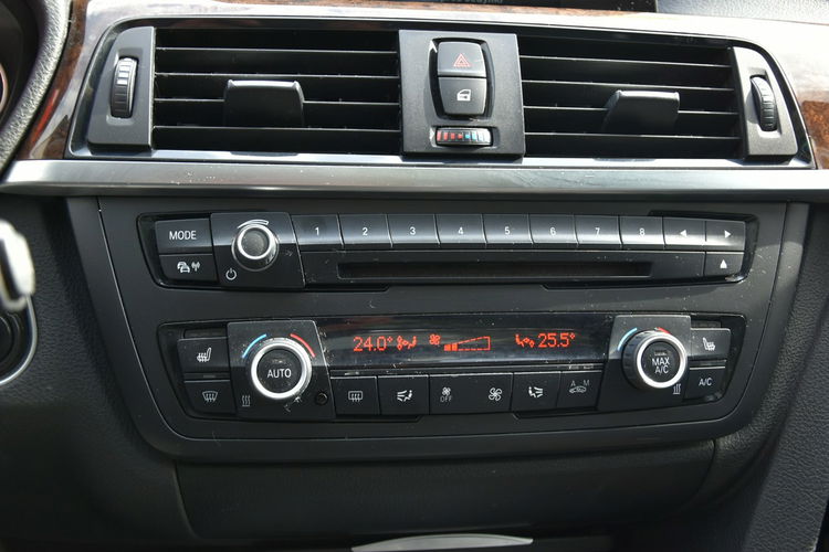 BMW 320 320d 184KM Manual 2014r. Skóra Panorama NAVi Climatronic POLECAM zdjęcie 12