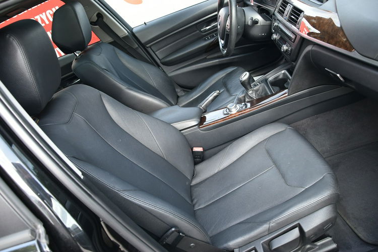 BMW 320 320d 184KM Manual 2014r. Skóra Panorama NAVi Climatronic POLECAM zdjęcie 16