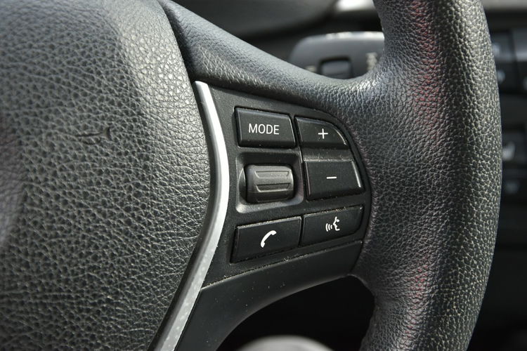 BMW 320 320d 184KM Manual 2014r. Skóra Panorama NAVi Climatronic POLECAM zdjęcie 17