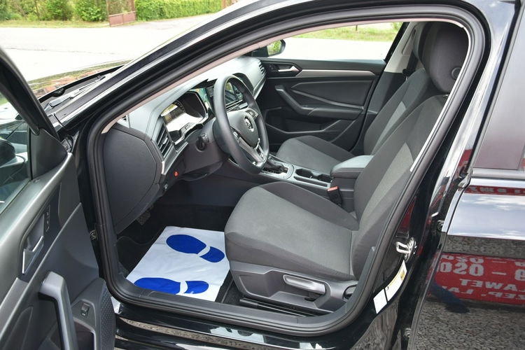 Volkswagen Jetta 1.4TSi 150KM AUTOMAT 2019r. FullLED Kamera TEMPOMAT Isofix 37tkm zdjęcie 16