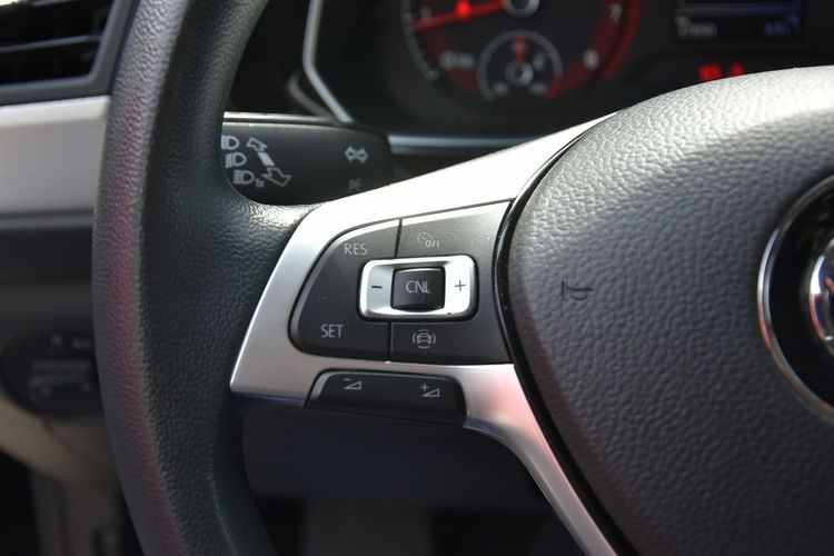 Volkswagen Jetta 1.4TSi 150KM AUTOMAT 2019r. FullLED Kamera TEMPOMAT Isofix 37tkm zdjęcie 26