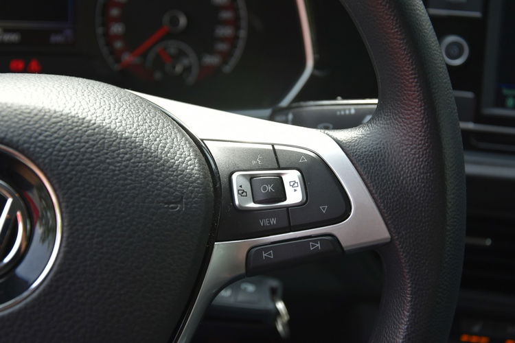 Volkswagen Jetta 1.4TSi 150KM AUTOMAT 2019r. FullLED Kamera TEMPOMAT Isofix 37tkm zdjęcie 27