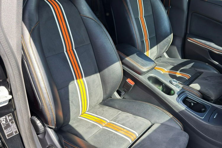Mercedes CLA 220 ORANGE wersja Pakiet AMG 177 KM Stan BDB Gwarancja 4 matic LIFT zdjęcie 17
