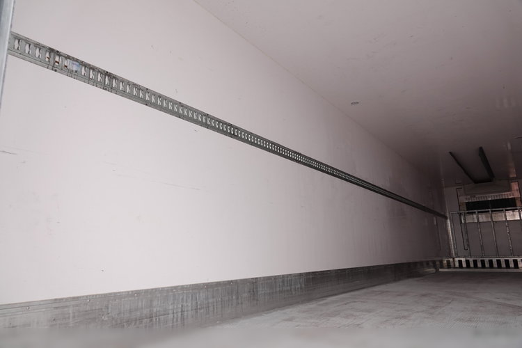 Lamberet / CHŁODNIA / CARIER VECTOR 1550 / KOSZ NA PALETY / OŚ PODNOSZONA / SAF / SPROWADZONA / MAŁO UŻYWANA  zdjęcie 17