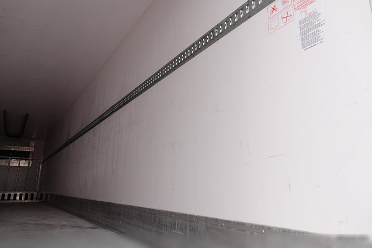 Lamberet / CHŁODNIA / CARIER VECTOR 1550 / KOSZ NA PALETY / OŚ PODNOSZONA / SAF / SPROWADZONA / MAŁO UŻYWANA  zdjęcie 18