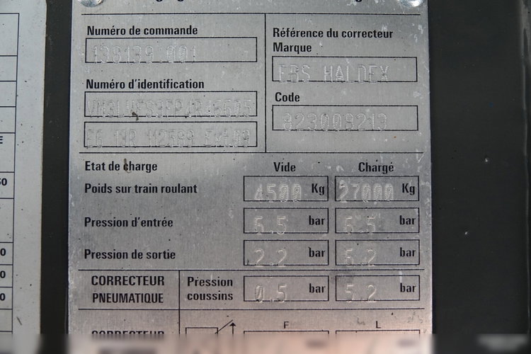 Lamberet / CHŁODNIA / CARIER VECTOR 1550 / KOSZ NA PALETY / OŚ PODNOSZONA / SAF / SPROWADZONA / MAŁO UŻYWANA  zdjęcie 22