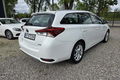 samochód osobowy Toyota zdjęcie 6