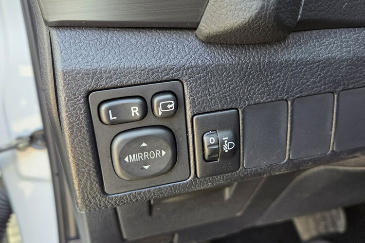 Toyota Auris 1.8 HSD 136KM Kamera 170 tys km Serwis Bardzo ładny zdjęcie 17