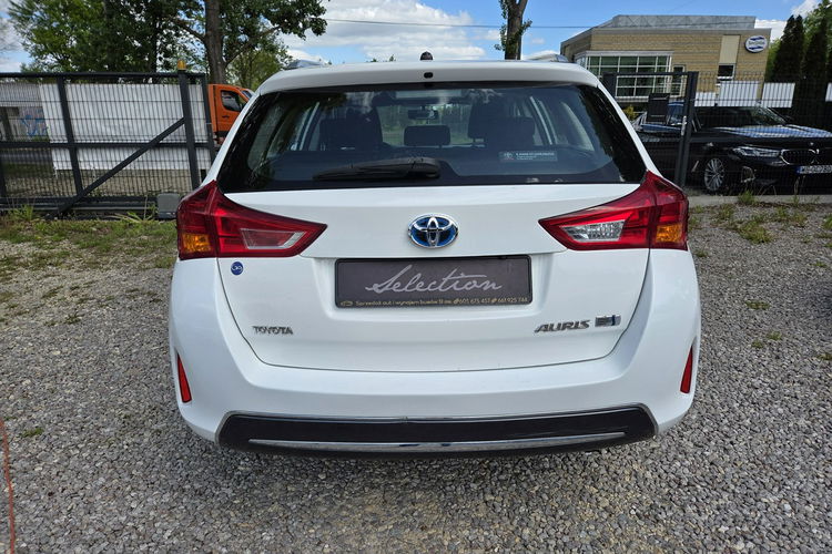 Toyota Auris 1.8 HSD 136KM Kamera 170 tys km Serwis Bardzo ładny zdjęcie 5
