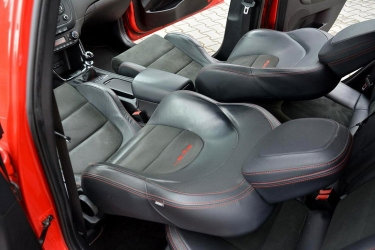 Cee'd GT Ledy Bixenon Skóry Recaro Kamera Parktr. Alu18" z Niemiec Aso Kia zdjęcie 24