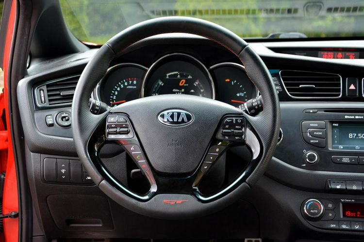 Cee'd GT Ledy Bixenon Skóry Recaro Kamera Parktr. Alu18" z Niemiec Aso Kia zdjęcie 25